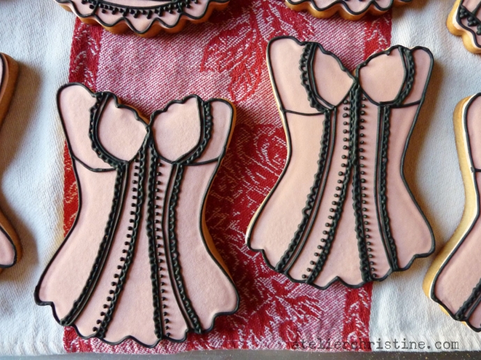 le Shoppe @ l'Atelier de Christine | Pink + Black Corset Decorated Cookies for a Bachelorette Party